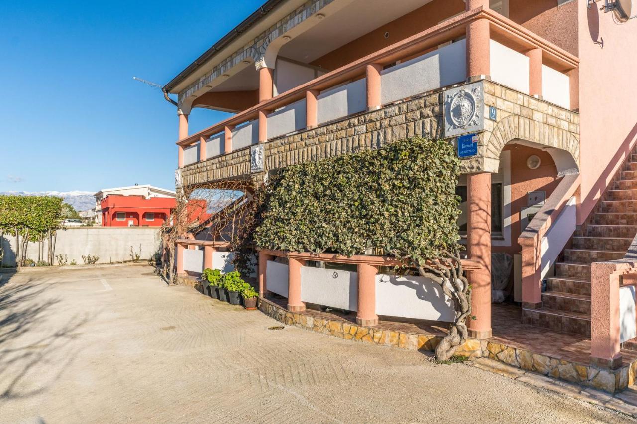 Apartmani Zarko Vir Luaran gambar