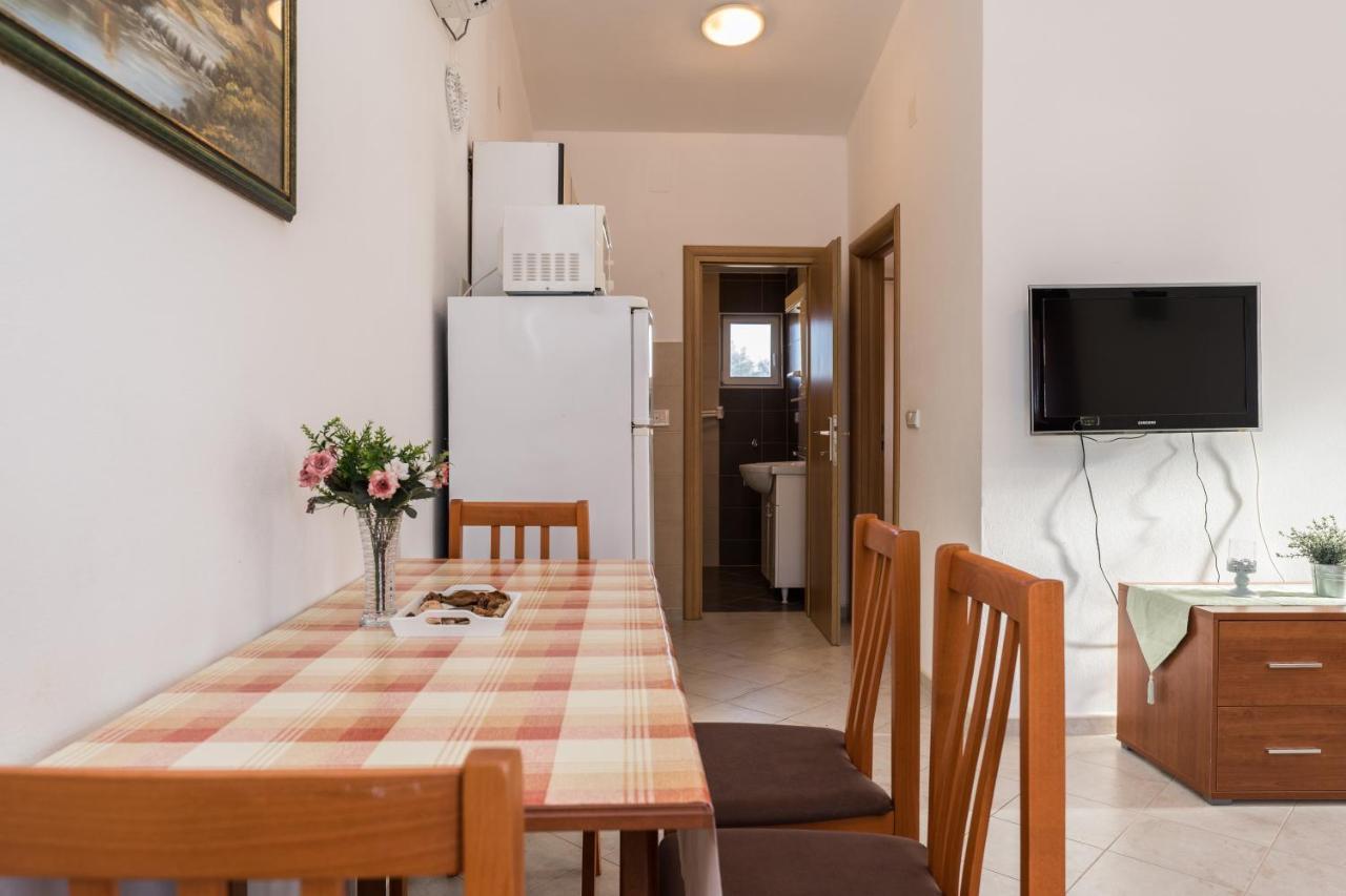 Apartmani Zarko Vir Luaran gambar