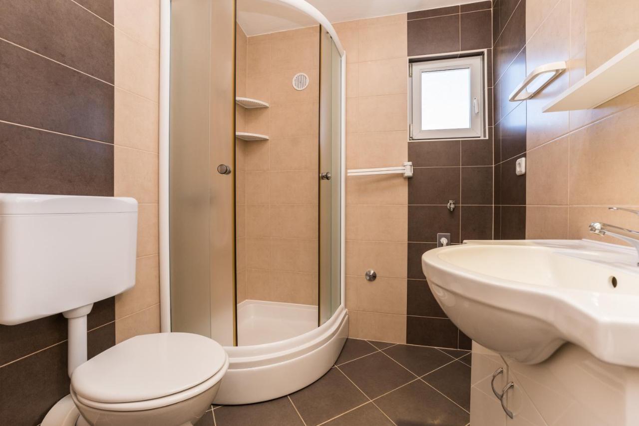 Apartmani Zarko Vir Luaran gambar