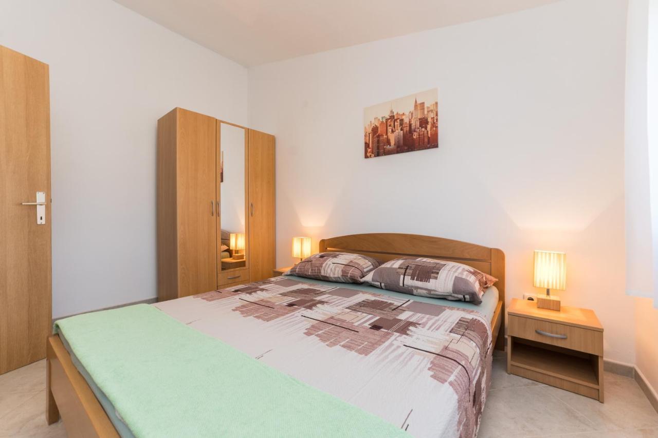 Apartmani Zarko Vir Luaran gambar