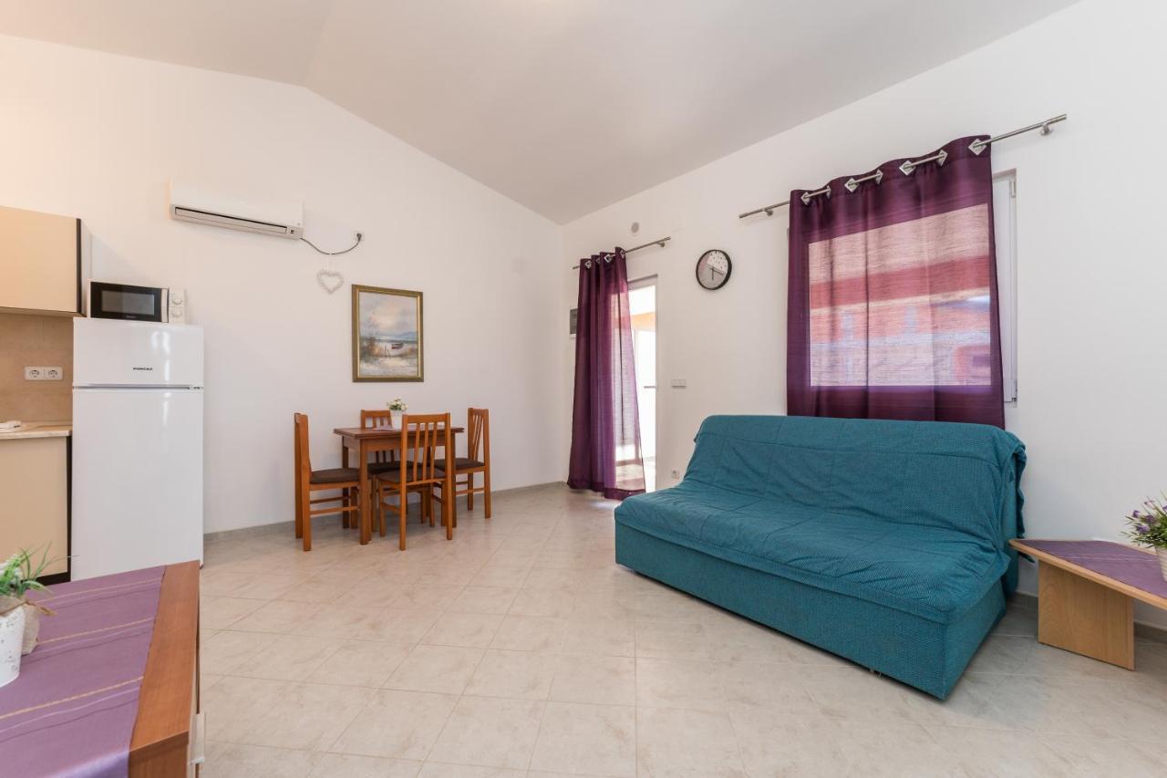 Apartmani Zarko Vir Luaran gambar