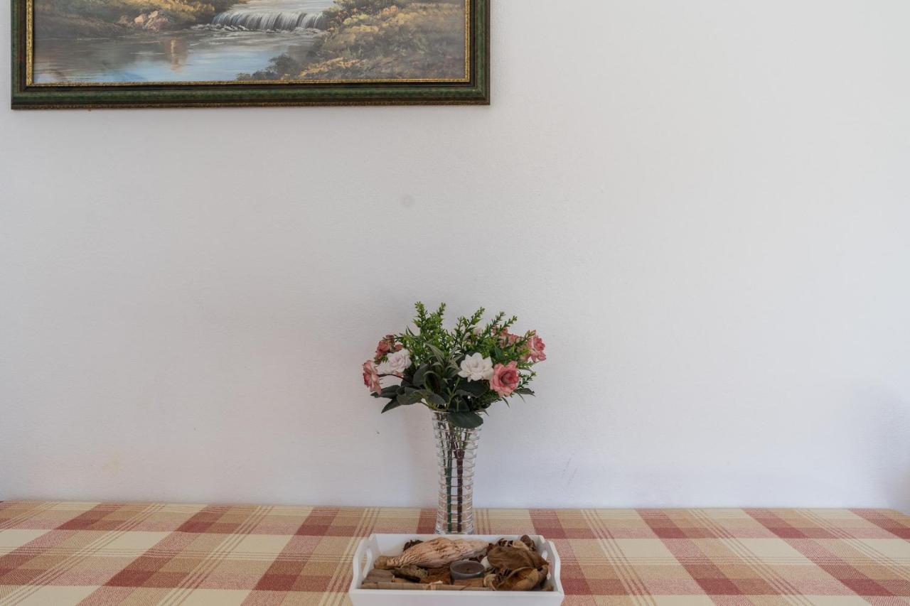 Apartmani Zarko Vir Luaran gambar